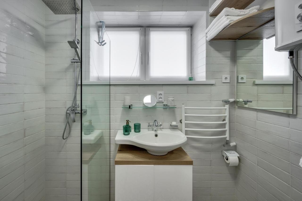 White Apartment Scandinavian Style Zaporizhia ภายนอก รูปภาพ