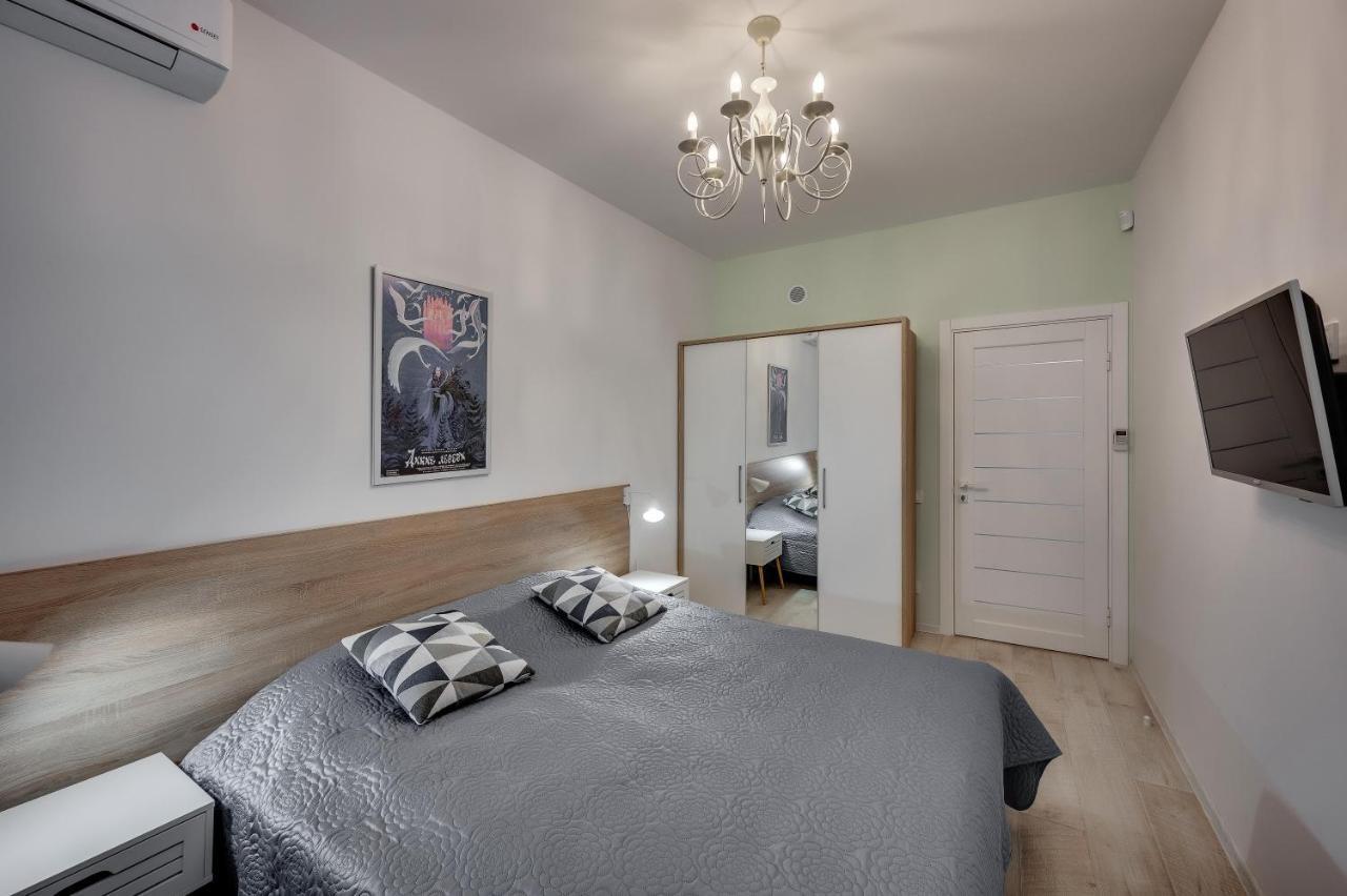 White Apartment Scandinavian Style Zaporizhia ภายนอก รูปภาพ